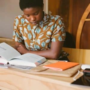 How To Read And Understand Faster And Remember 5 people studying 16