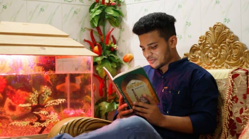 Photo Teen Reading Program