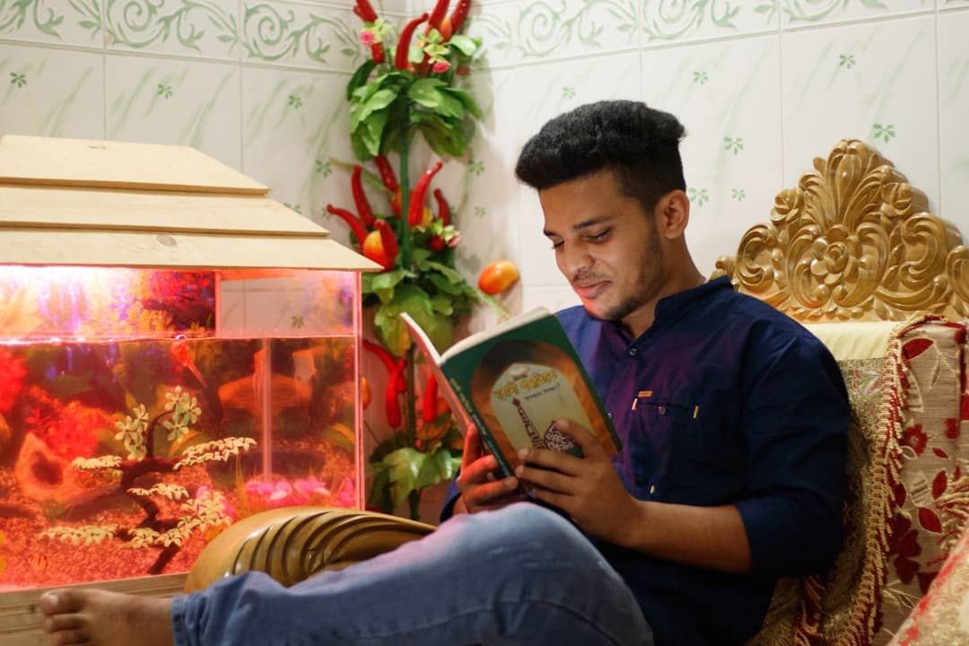 Photo Teen Reading Program